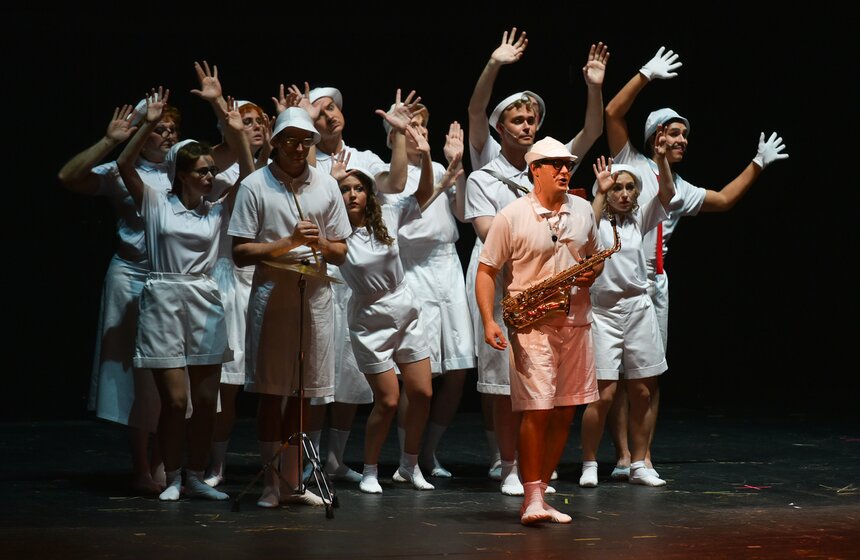 МХАТ имени Горького открыл сезон премьерой спектакля "Красный Моцарт" 28 фото