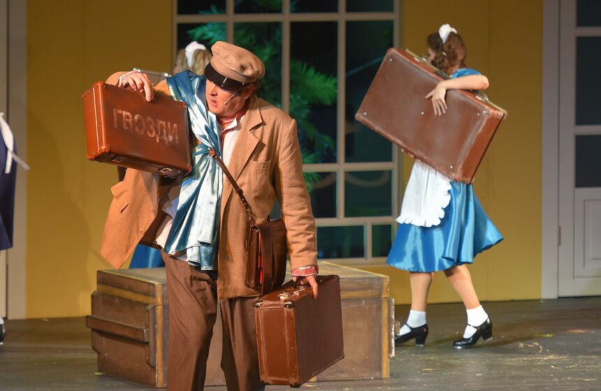 МХАТ имени Горького открыл сезон премьерой спектакля "Красный Моцарт" 12 фото