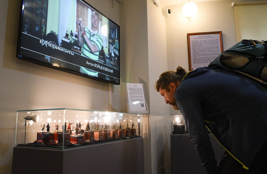 Музей военной формы представил выставку "Сквозь времена" 7 фото