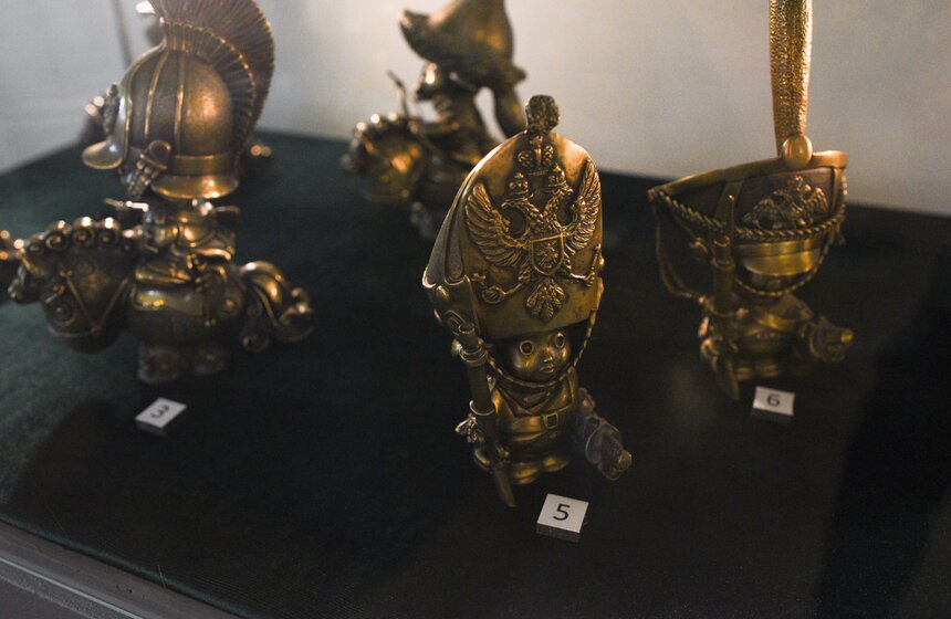 Музей военной формы представил выставку "Сквозь времена" 13 фото