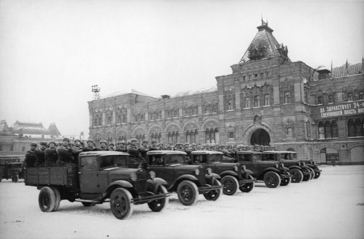 Парад 7 ноября 1941 в москве