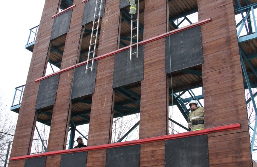 В Москве выбрали лучшего пожарного 8 фото