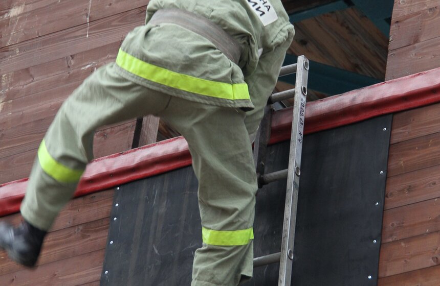 В Москве выбрали лучшего пожарного 7 фото