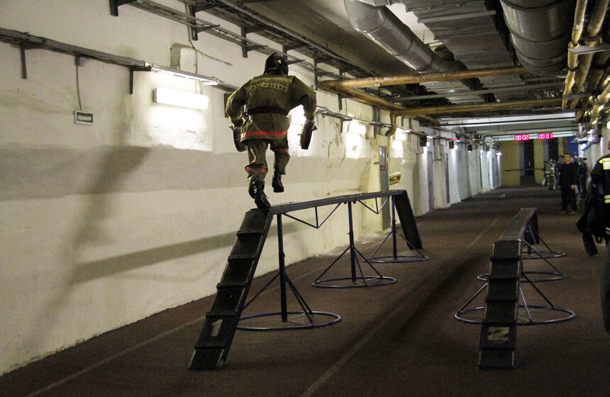 В Москве выбрали лучшего пожарного 11 фото