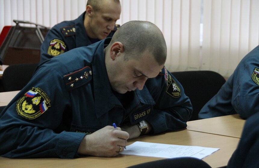 В Москве выбрали лучшего пожарного 14 фото