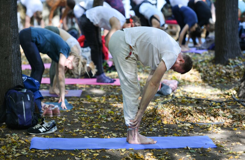 Например, можно было услышать музыку в стиле этно, электро и киртан