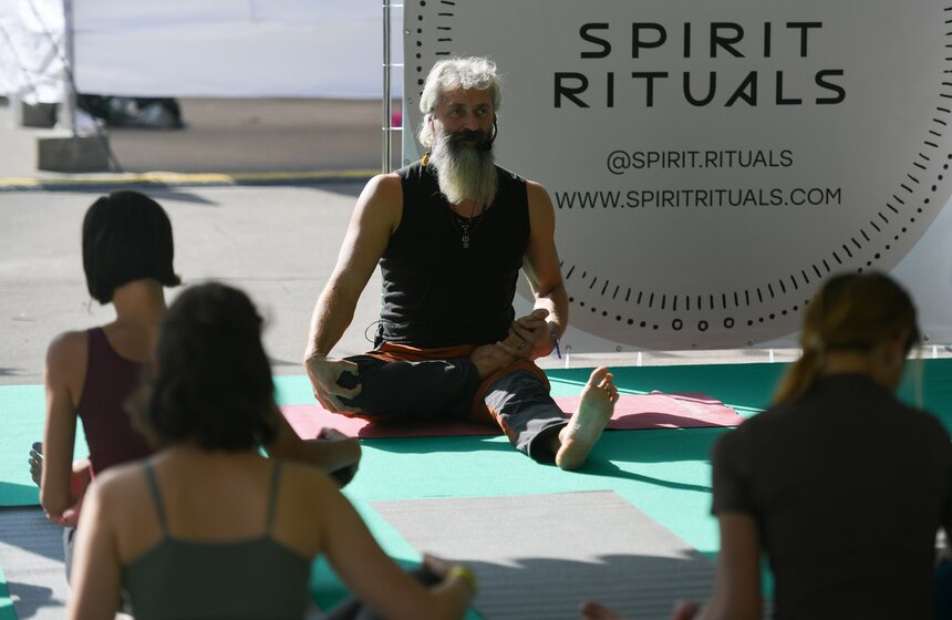 Международный день йоги считается масштабным тематическим фестивалем в стране, который не имеет аналогов