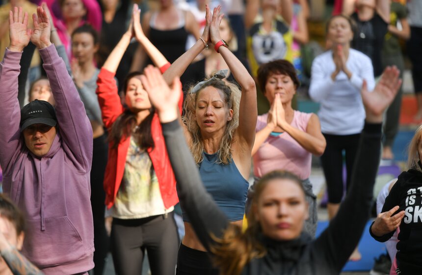 Шестой Международный день йоги носил благотворительный характер