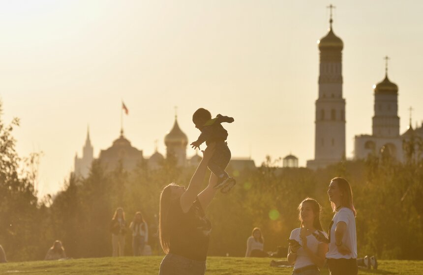 В Москву пришло бабье лето 15 фото