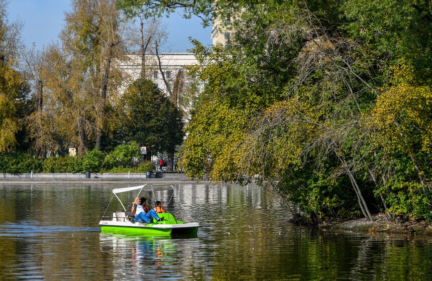 Теплая и солнечная погода установилась в Москве 1 фото