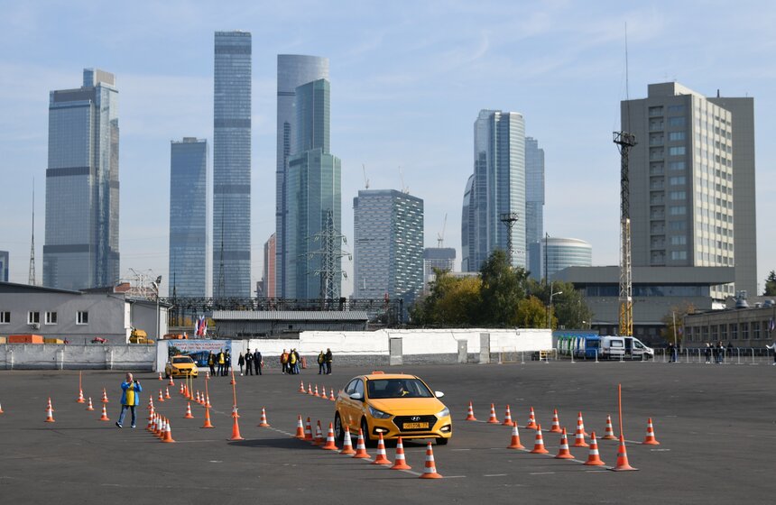 Конкурс профессионального мастерства водителей такси прошел в Москве 1 фото