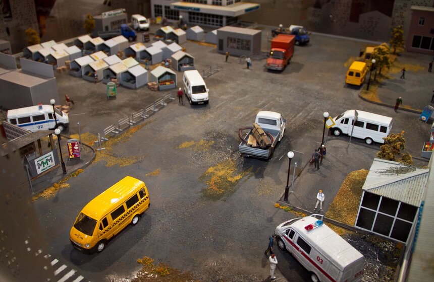 В ГУМе открылась историческая выставка автомобилей ГАЗ 10 фото