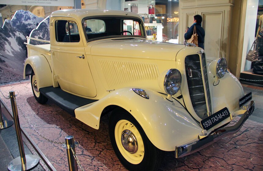 В ГУМе открылась историческая выставка автомобилей ГАЗ 4 фото
