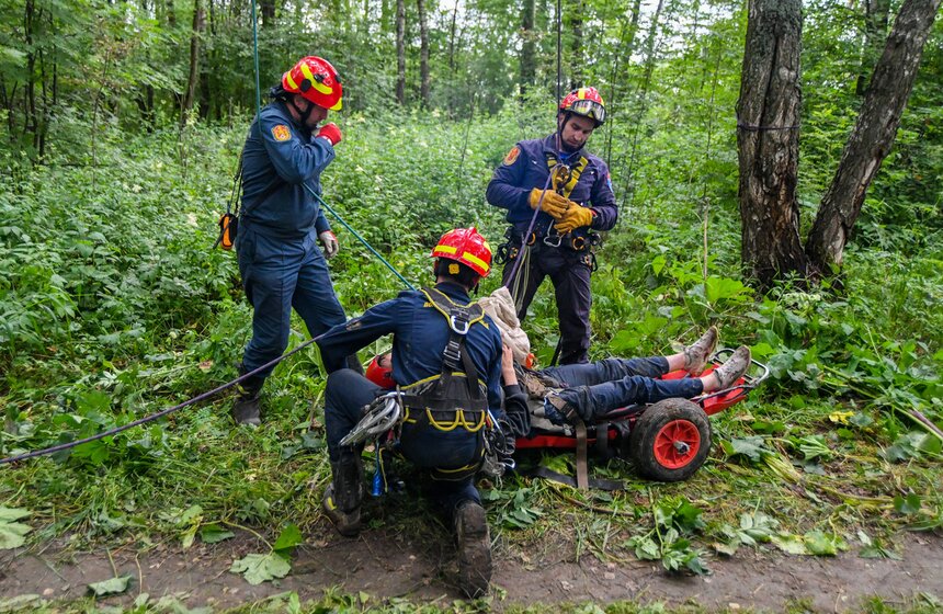 В деревне Зыбино прошла тренировка по эвакуации заблудившихся в лесу 22 фото