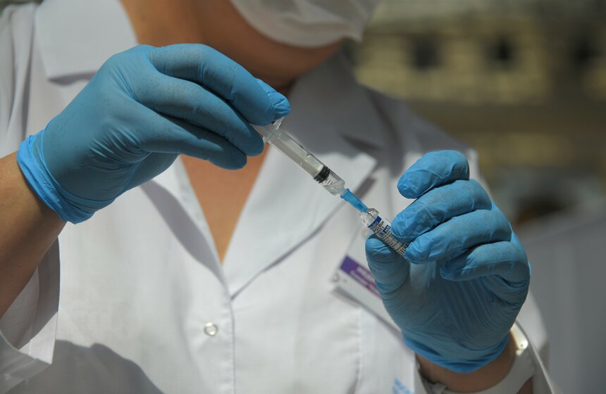 В Москве открылся один из крупнейших в Европе прививочных пунктов 27 фото