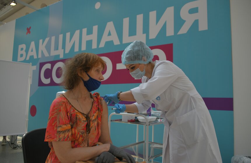 В Москве открылся один из крупнейших в Европе прививочных пунктов 23 фото