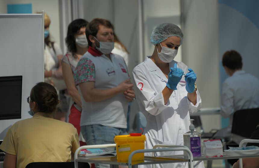 В Москве открылся один из крупнейших в Европе прививочных пунктов 18 фото