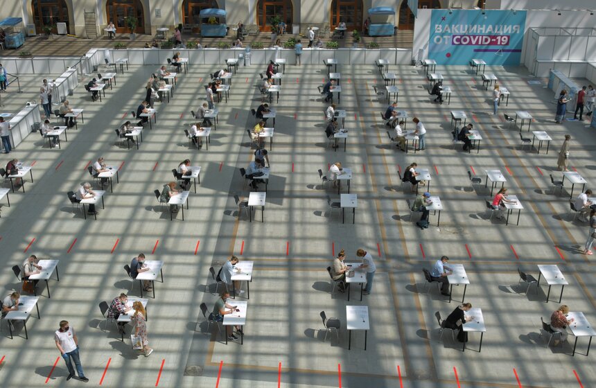 В Москве открылся один из крупнейших в Европе прививочных пунктов 9 фото