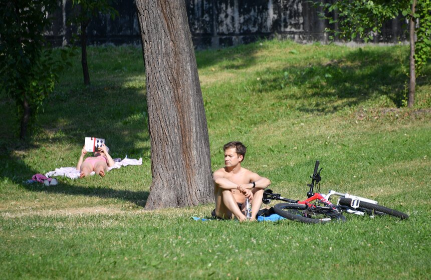 Аномальная жара сохранится в Москве до конца предстоящей недели 16 фото