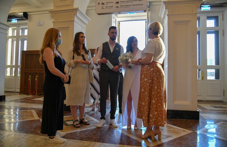 Впервые торжественные регистрации брака прошли на Северном речном вокзале в Москве 4 фото