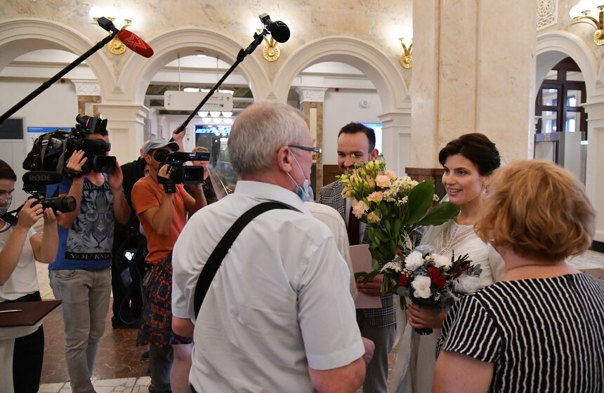 Впервые торжественные регистрации брака прошли на Северном речном вокзале в Москве 11 фото