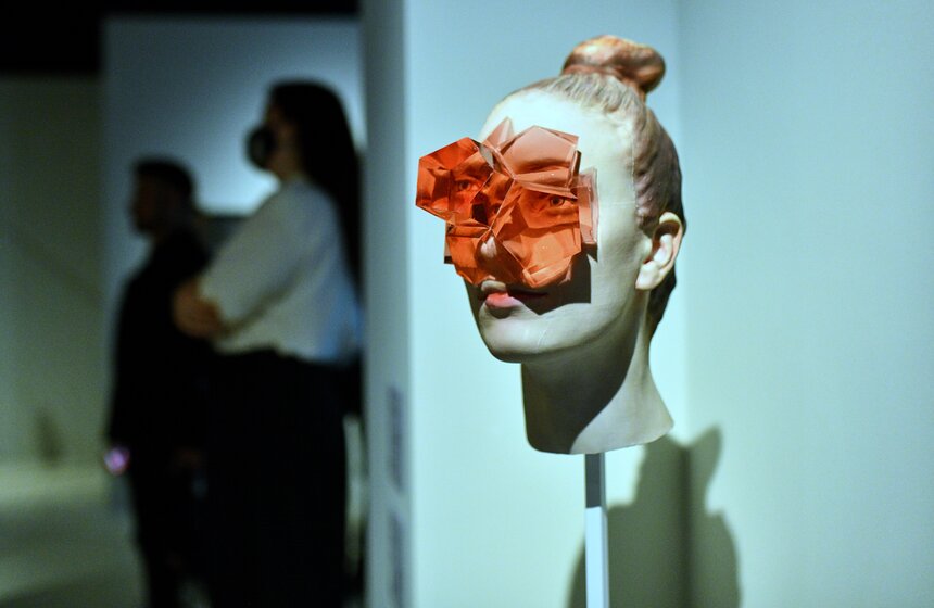 В "Зарядье" открылась выставка номинантов второй московской арт-премии 19 фото