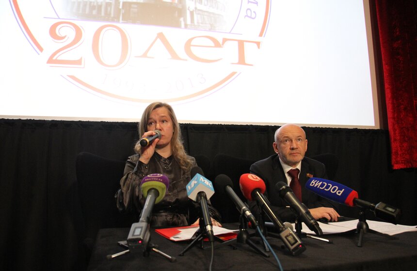 В Музее Москвы открылась выставка, посвященная юбилею Мосгордумы 17 фото