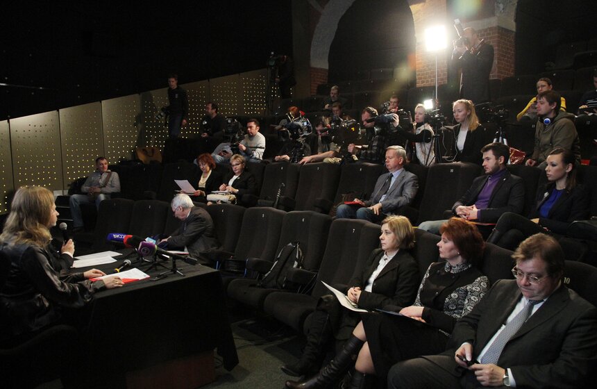 В Музее Москвы открылась выставка, посвященная юбилею Мосгордумы 18 фото