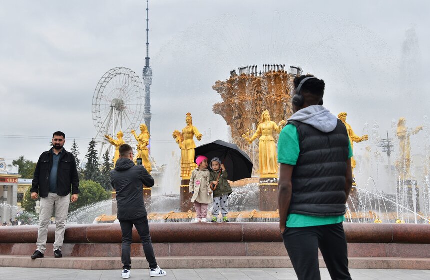 Москвичи отпраздновали День города 15 фото
