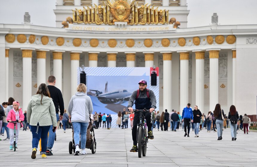 Москвичи отпраздновали День города 14 фото