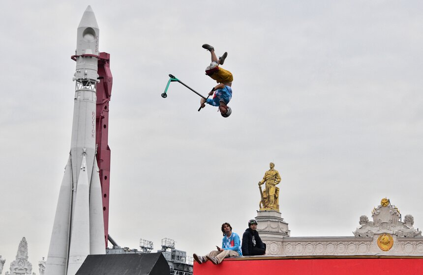 Москвичи отпраздновали День города 20 фото