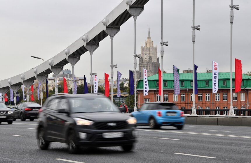 Москвичи отпраздновали День города 8 фото