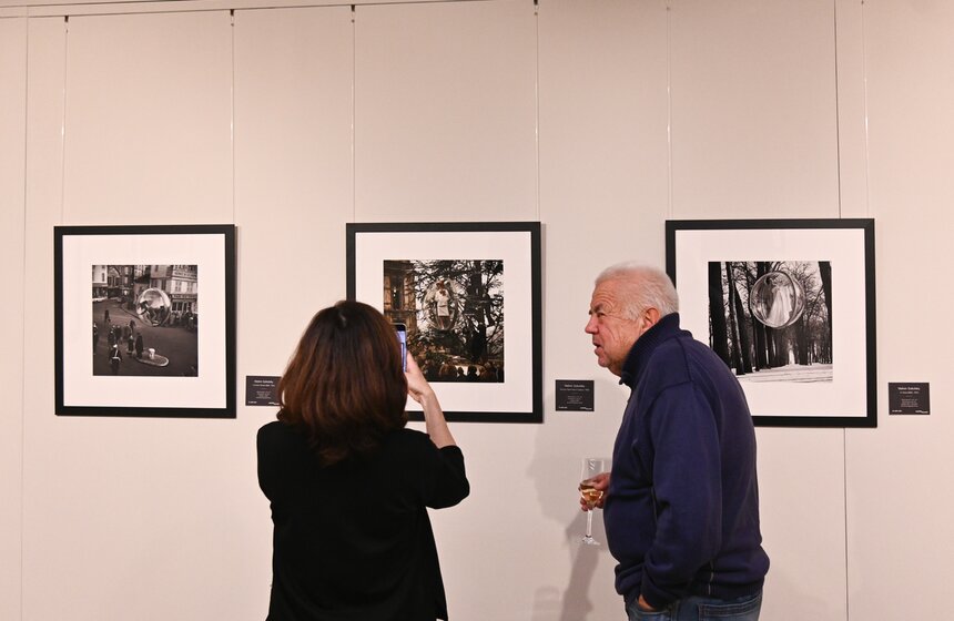 Выставка "Высокий полет Мелвина Соколски" открылась в галерее Люмьер 5 фото