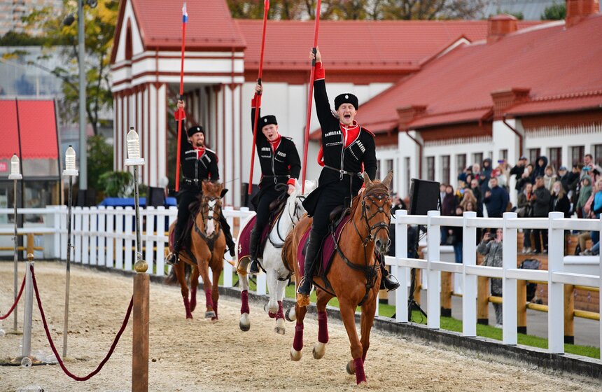 На ВДНХ проходит фестиваль "Конные традиции России" 15 фото