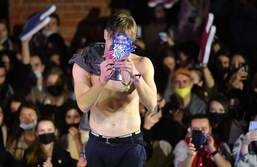 В Москве прошел чемпионат по уличным танцам Red Bull Dance Your Style 27 фото