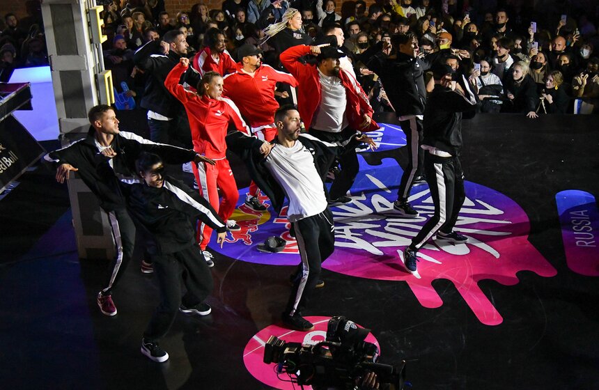 В Москве прошел чемпионат по уличным танцам Red Bull Dance Your Style 25 фото