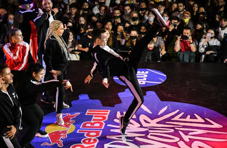 В Москве прошел чемпионат по уличным танцам Red Bull Dance Your Style 24 фото