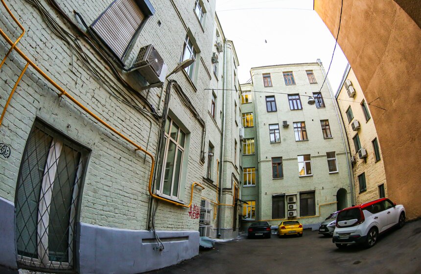 Прогулка по городу. Московские дворы-колодцы с оттенками Питера 6 фото