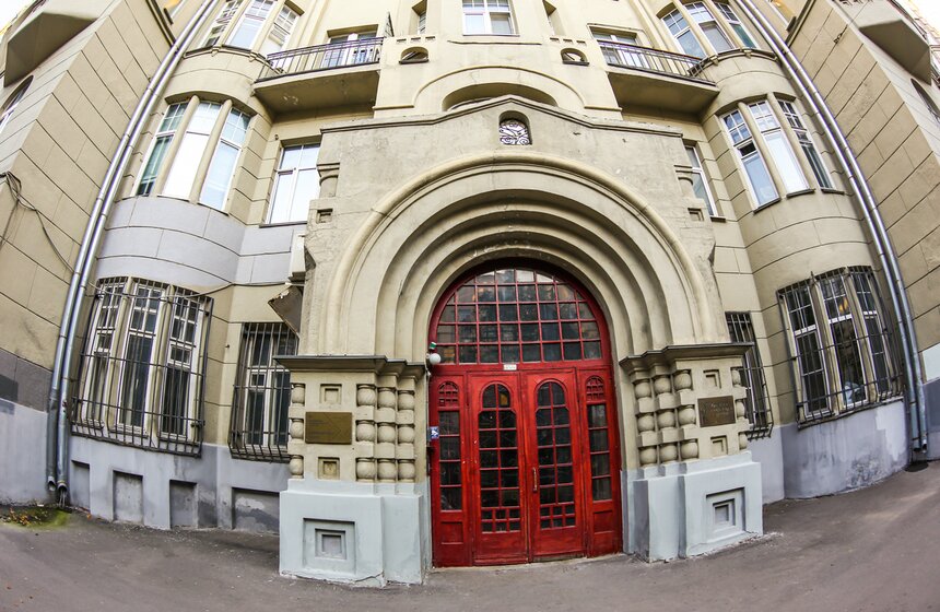 Прогулка по городу. Московские дворы-колодцы с оттенками Питера 9 фото