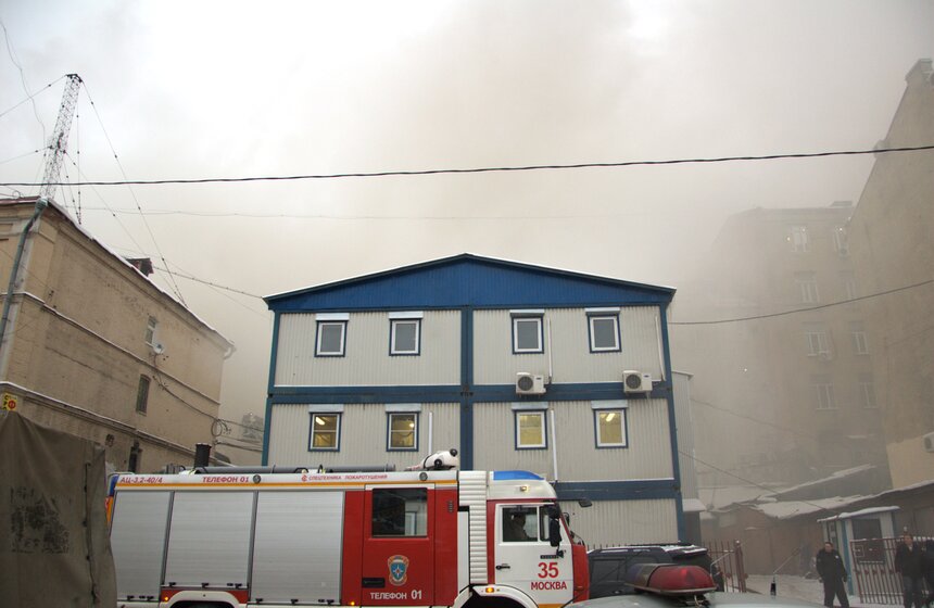 В офисном здании у Белорусского вокзала произошел пожар 13 фото