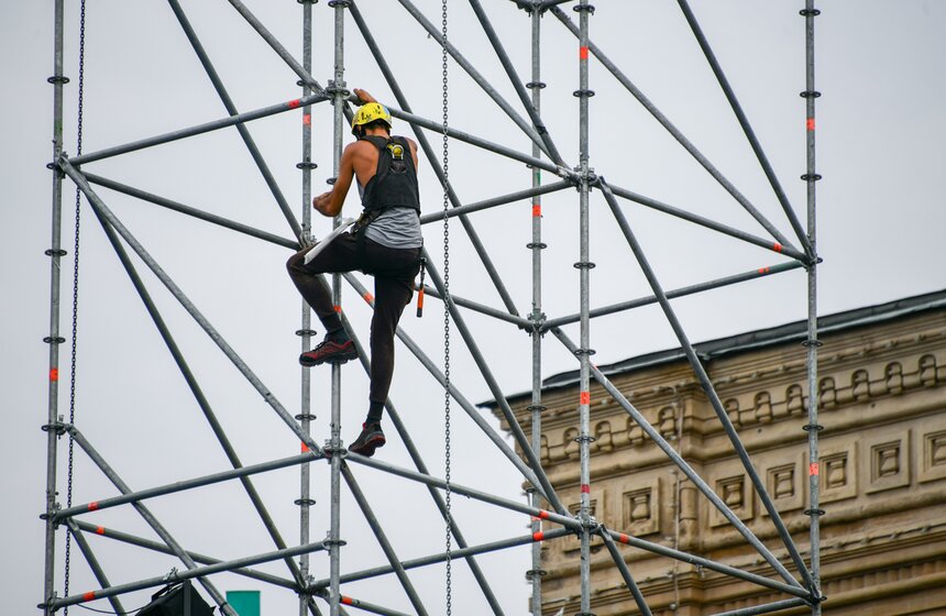 Подготовка к фестивалю "Спасская башня" началась на Красной площади 2 фото