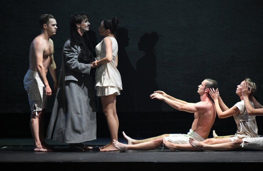 В Театре им. Вахтангова проходят гастроли Красноярского ТЮЗа 10 фото