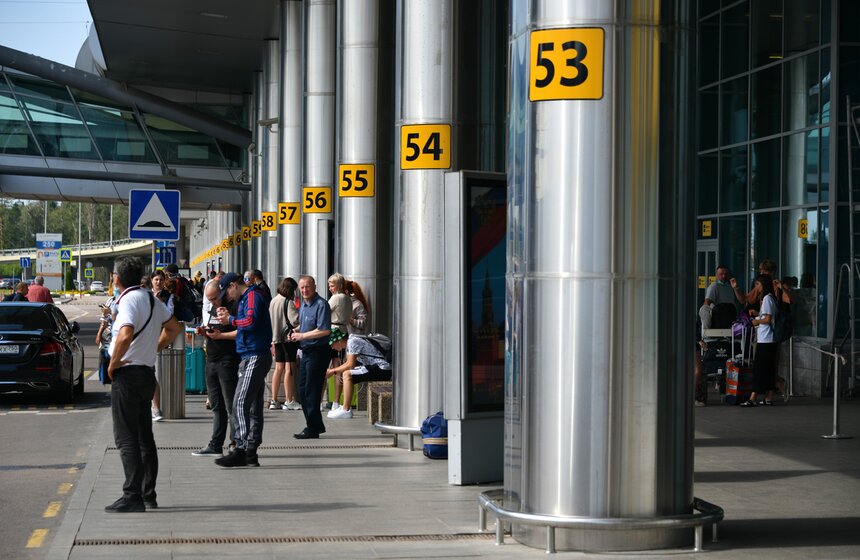 Автобусы "Аэроэкспресса" начали курсировать до терминала D аэропорта Шереметьево 12 фото