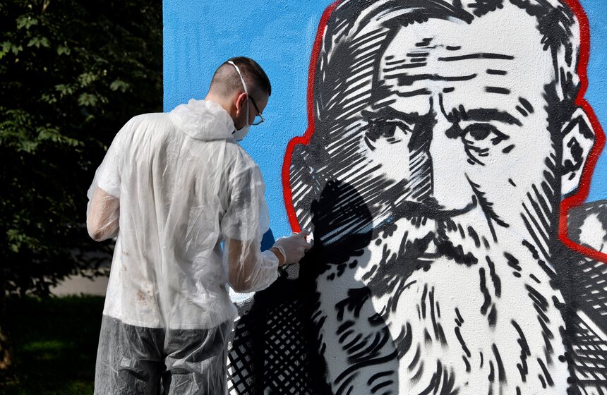 В столице презентовали проект нанесения граффити на технические здания 7 фото