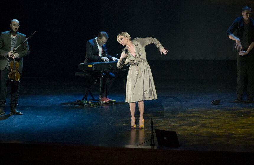 Патрисия Каас спела хиты Эдит Пиаф 7 фото