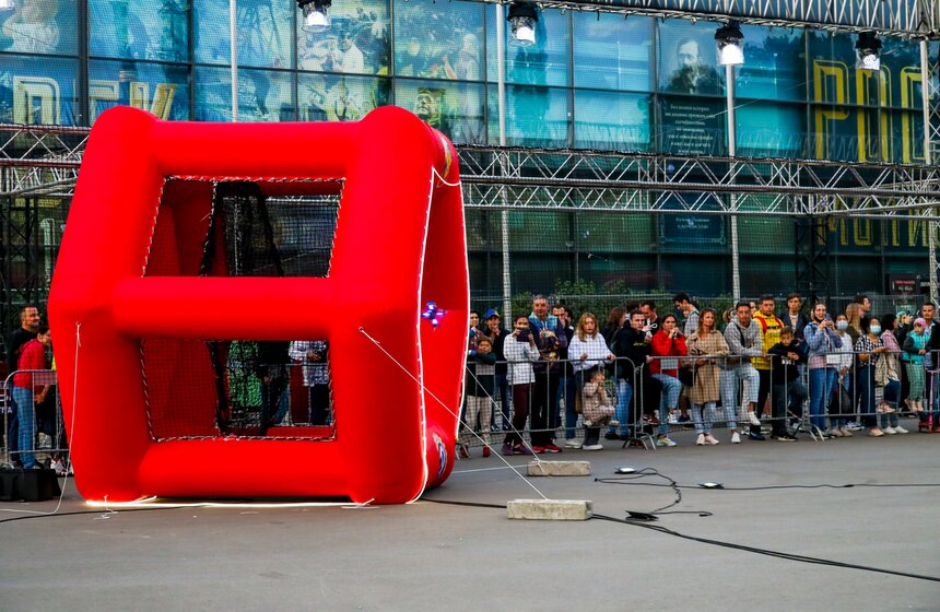 На ВДНХ прошел международный фестиваль по дрон-рейсингу 20 фото