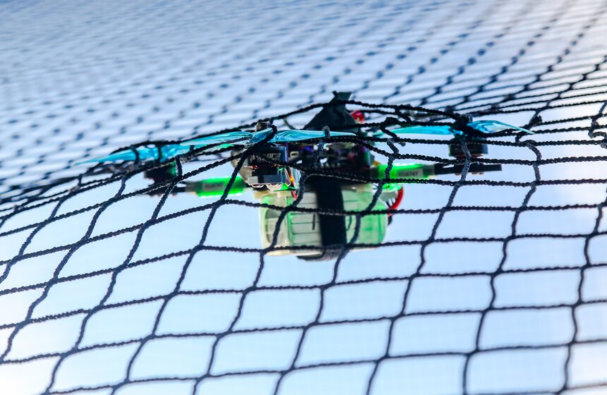 На ВДНХ прошел международный фестиваль по дрон-рейсингу 7 фото