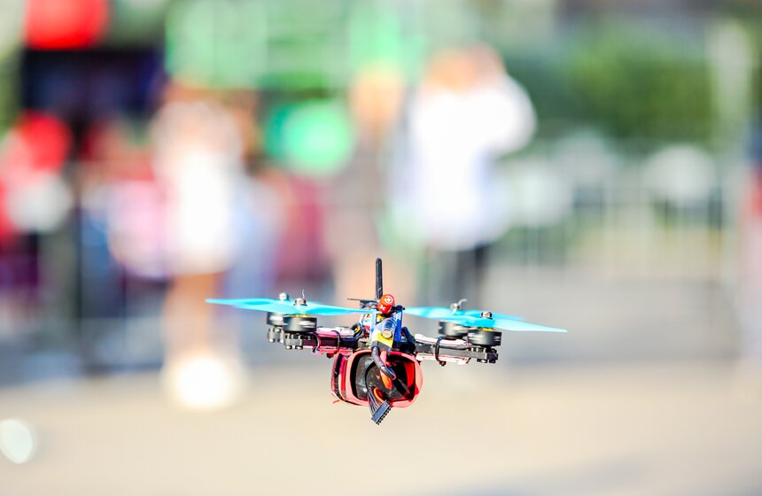 На ВДНХ прошел международный фестиваль по дрон-рейсингу 2 фото