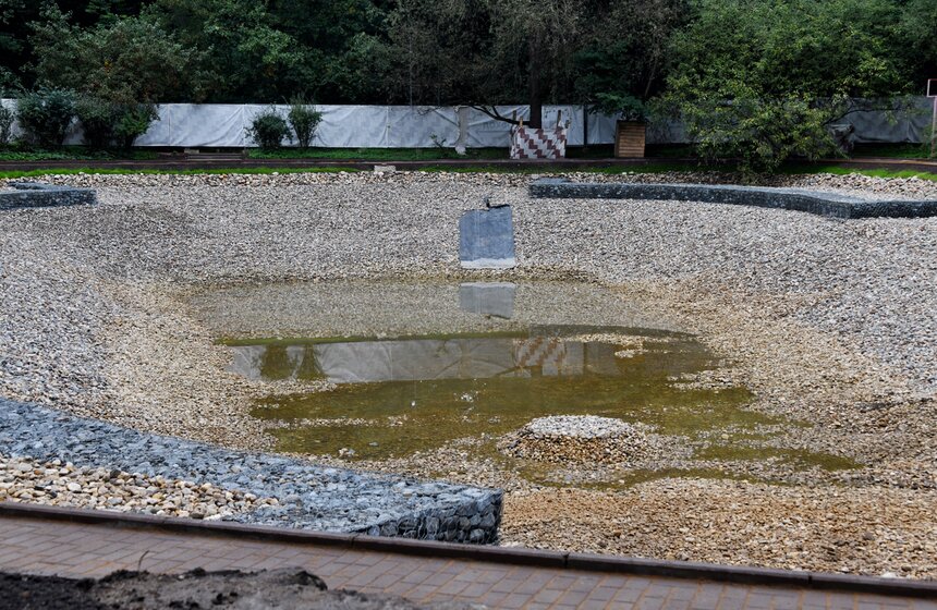 В парке Сокольники запустили воду в Собачий пруд 1 фото