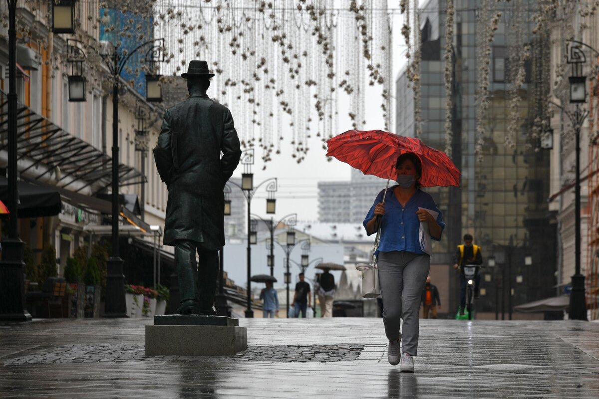 Погода 3 4 июня. Дождливая Москва. Дождь в Москве. Пасмурный день в Москве.